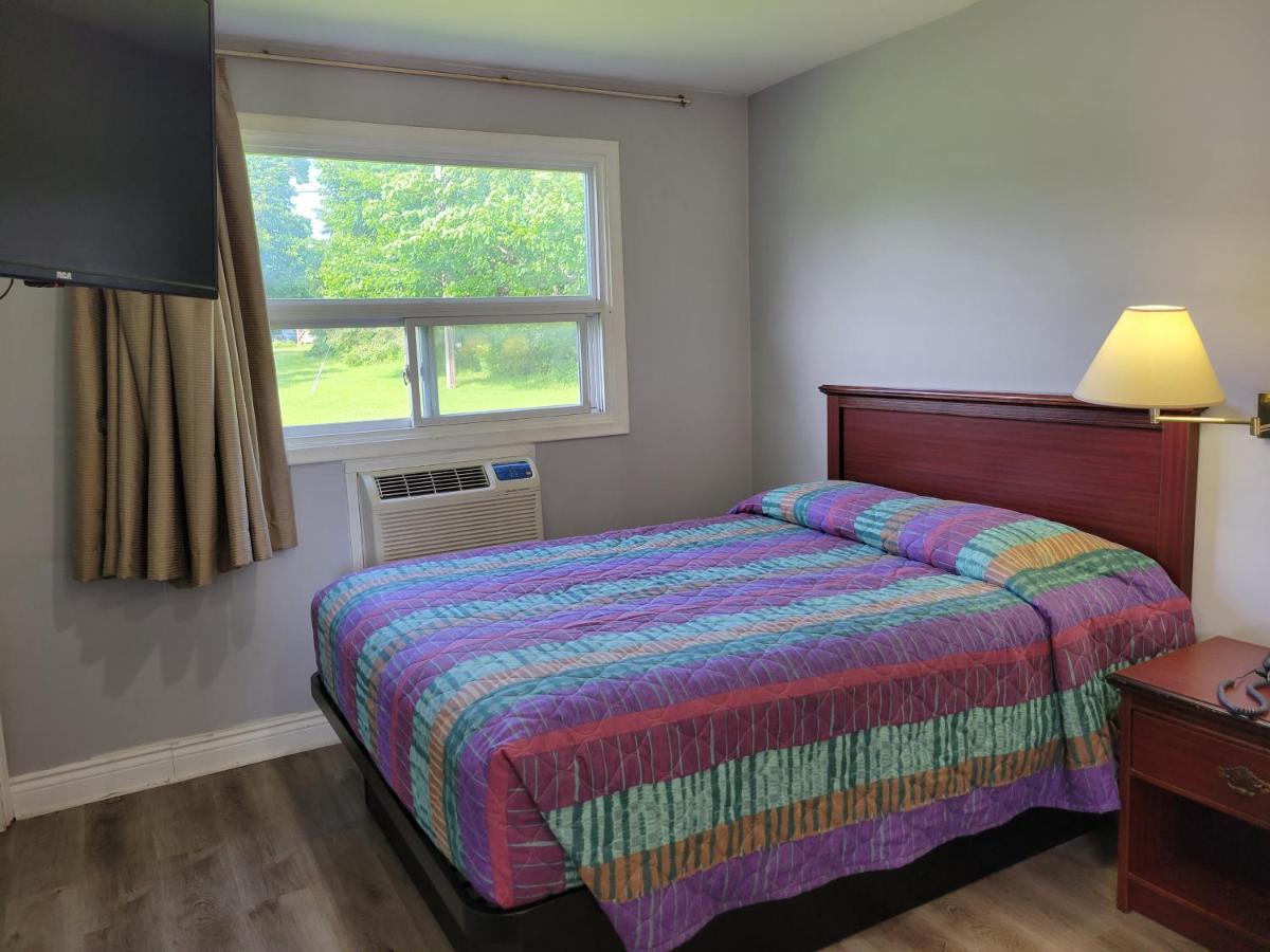 Knights Inn Cobourg Luaran gambar