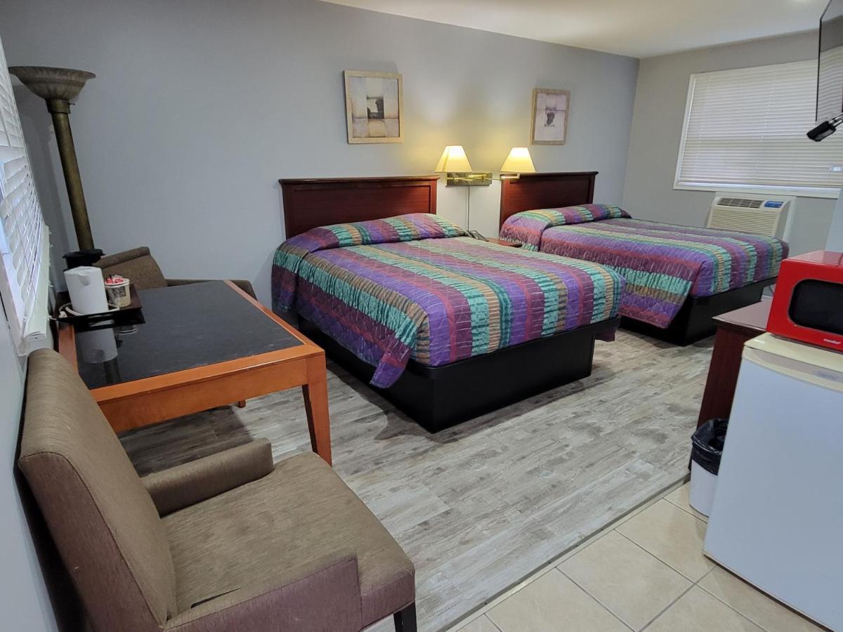 Knights Inn Cobourg Luaran gambar