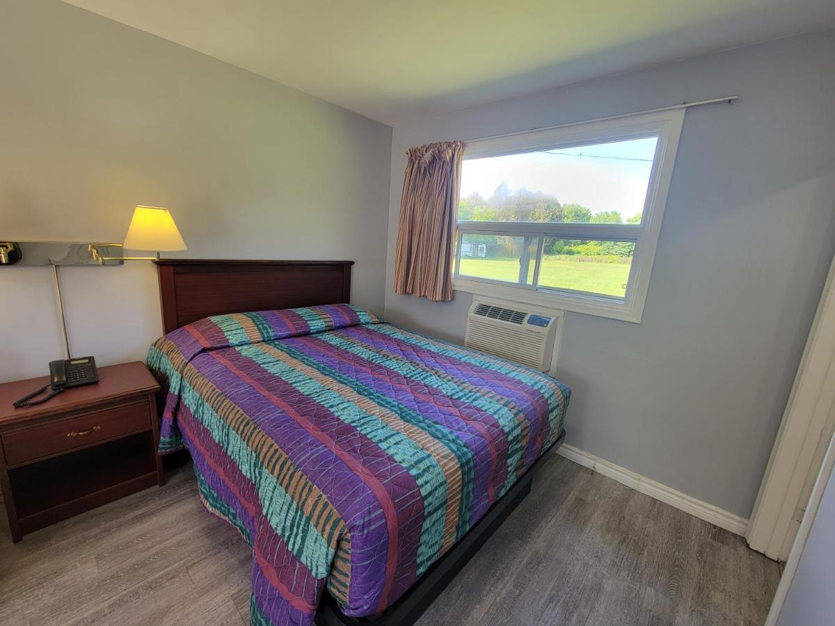 Knights Inn Cobourg Luaran gambar