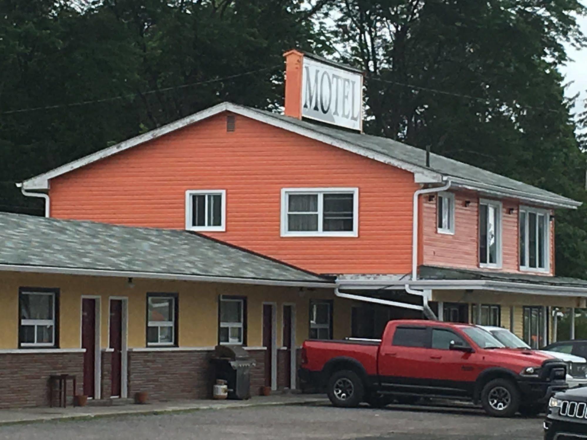 Knights Inn Cobourg Luaran gambar