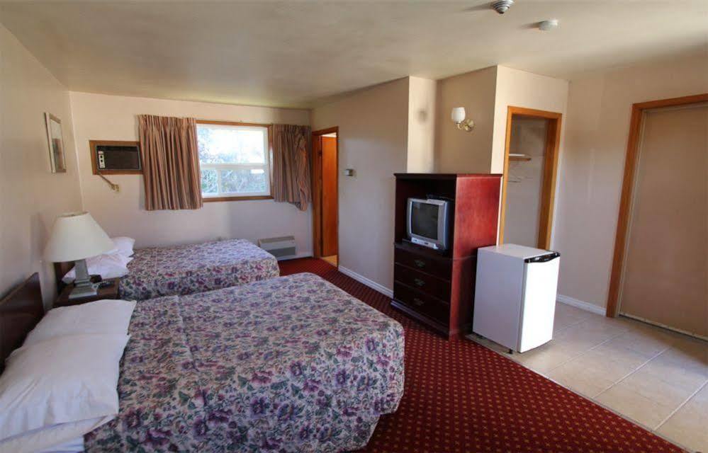 Knights Inn Cobourg Luaran gambar